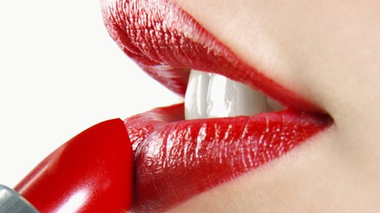 Δείτε πώς φτιάχνονται τα κραγιόν