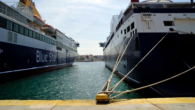 Δεμένα τα πλοία στα λιμάνια την Πέμπτη, λόγω 24ωρης απεργίας της ΠΝΟ