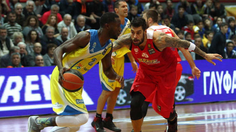 Παρέμεινε αήττητος ο Ολυμπιακός, 80-64 το Λαύριο