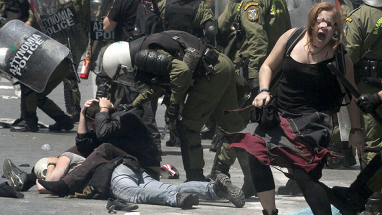 Στο εδώλιο άνδρες των ΜΑΤ για τα επεισόδια του 2011