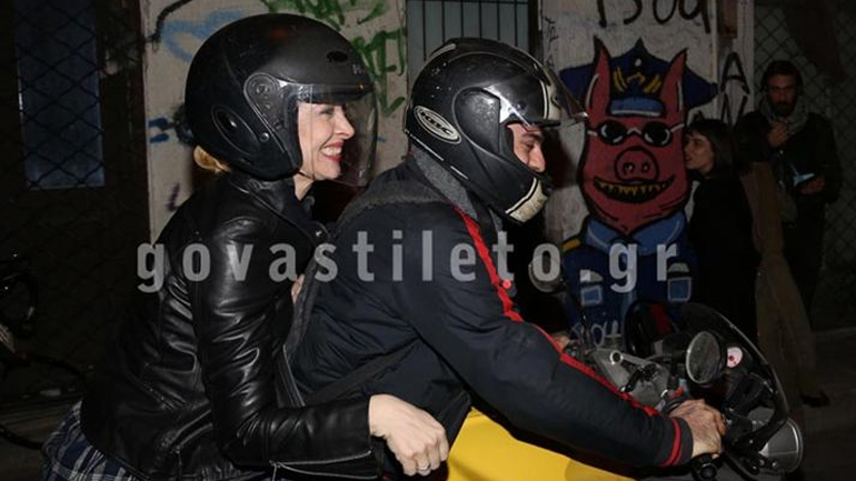 Η Φαίη Ξυλά στην θεατρική πρεμιέρα του συζύγου της, Κωνσταντίνου Γιαννακόπουλου