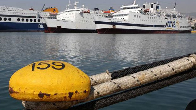 Δεμένα τα πλοία στα λιμάνια την Πέμπτη