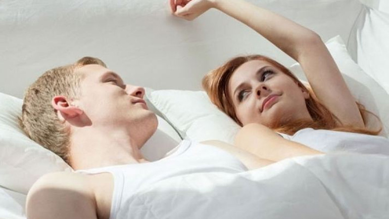 Ένας άνδρας αποκαλύπτει τις απαντήσεις στις κλασικές γυναικείες ερωτήσεις