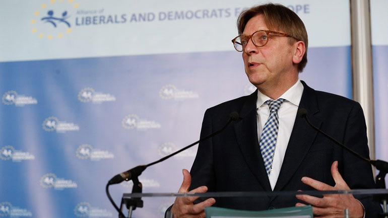 Γκι Φέρχοφστατ: Η Ε.Ε. απειλείται από έναν “κύκλο απολυταρχικών ηγετών”