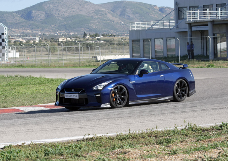 Το πιέζεις αλλά αυτό κρατάει. Πολύ όμως...