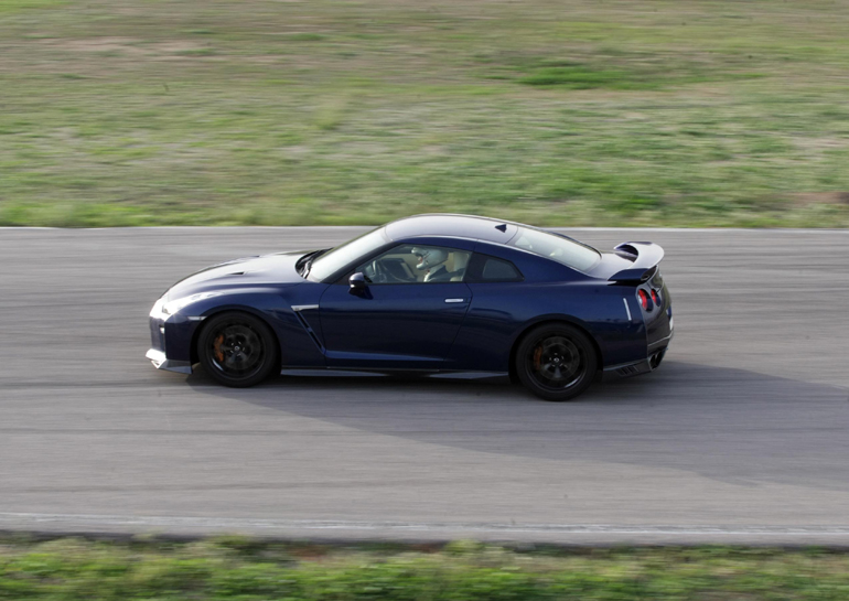 Αεροπλανικό... GT-R