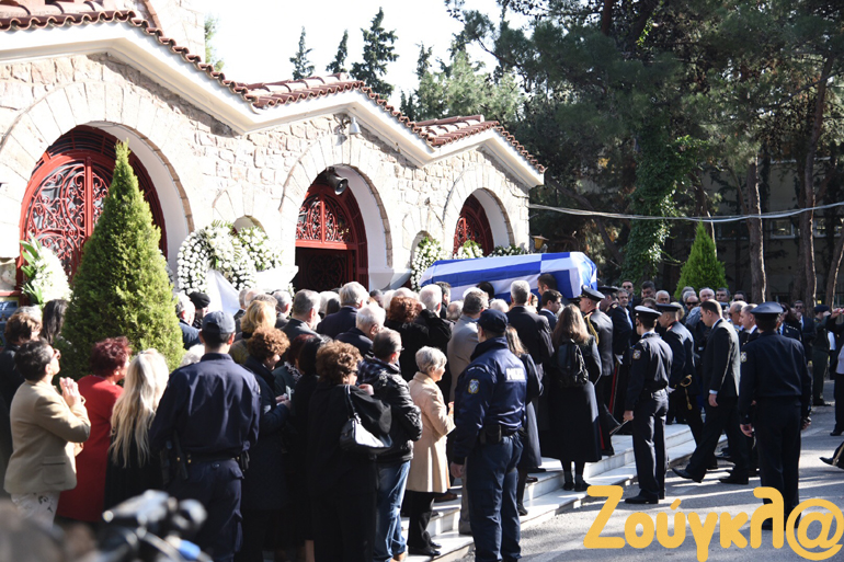 Πλήθος κόσμου στον Άγιο Δημήτριο