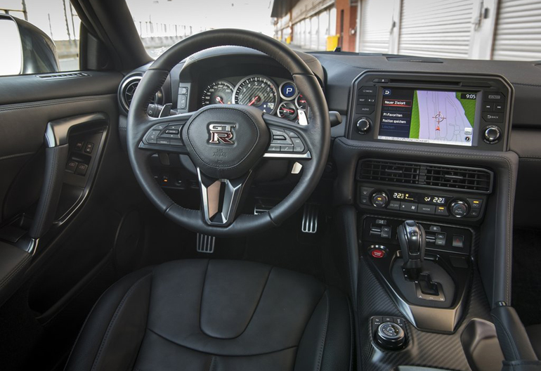 Το εσωτερικό του ιαπωνικού μοντέλου...