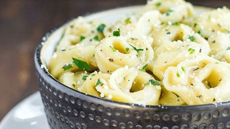 Τορτελίνια με σος γιαουρτιού