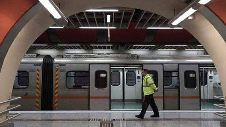 Μετ΄ εμποδίων οι μετακινήσεις: Χωρίς μετρό και τραμ από τις 12.00 έως τις 16.00 Μετ΄ εμποδίων οι μετακινήσεις: Χωρίς μετρό και τραμ από τις 12.00 έως τις 16.00