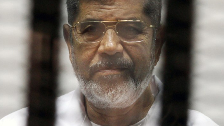 Το Ανώτατο Δικαστήριο της Αιγύπτου ακύρωσε την ποινή ισόβιας κάθειρξης για τον Μόρσι