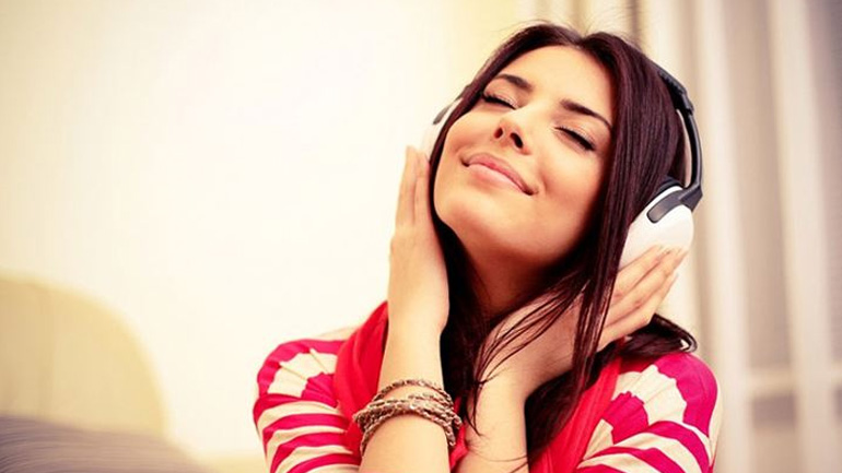Γιατί κάποια τραγούδια «κολλάνε» στο μυαλό
