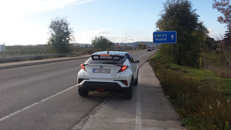 Κινηθήκαμε τόσο στον αυτοκινητόδρομο όσο και σε διαδρομές με στροφές έξω από τη Μαδρίτη