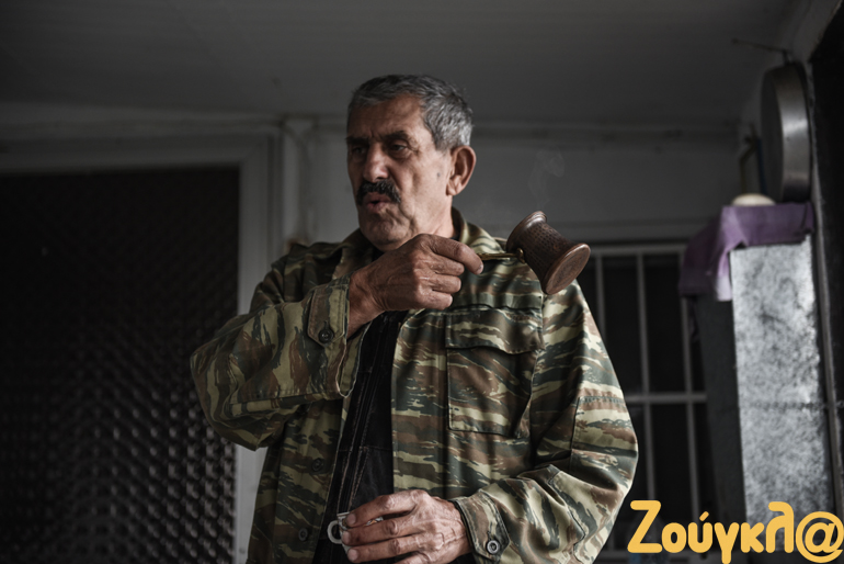 'Δεν θέλουμε να γίνουμε πλούσιοι. Μας αρκούν και τα λίγα. Να μας αφήσουν να μείνουμε εδώ θέλουμε'