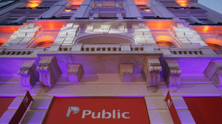 «Eπίμαχες συζητήσεις – Επίκαιρες συναντήσεις»: Ένας νέος θεσμός για το δοκίμιο από τα Public με τον Χάρη Βλαβιανό