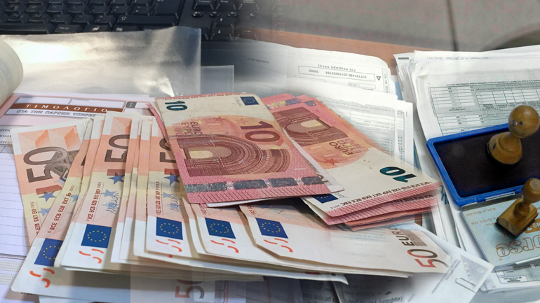 Κλείσιμο βιβλίων με 100 ευρώ