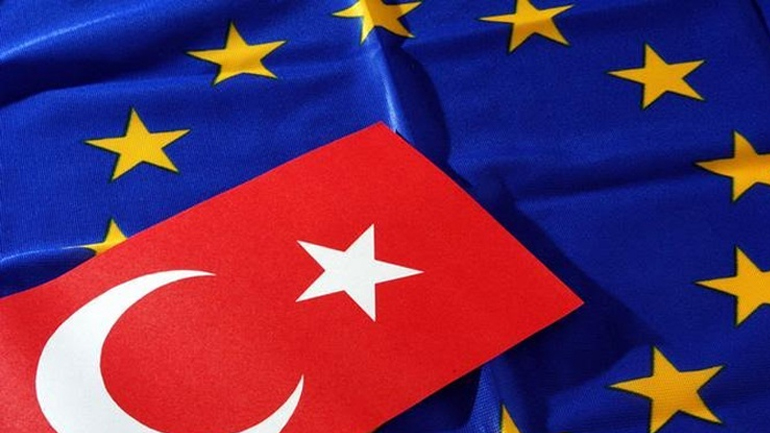 Η Άγκυρα απορρίπτει την απόφαση του Ευρωπαϊκού Κοινοβουλίου που ζητάει να σταματήσουν προσωρινά οι ενταξιακές συνομιλίες