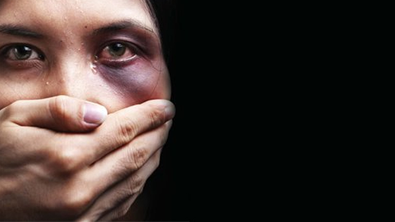 Θύματα κακοποίησης περίπου 17 εκατ. γυναίκες στην Ε.Ε.