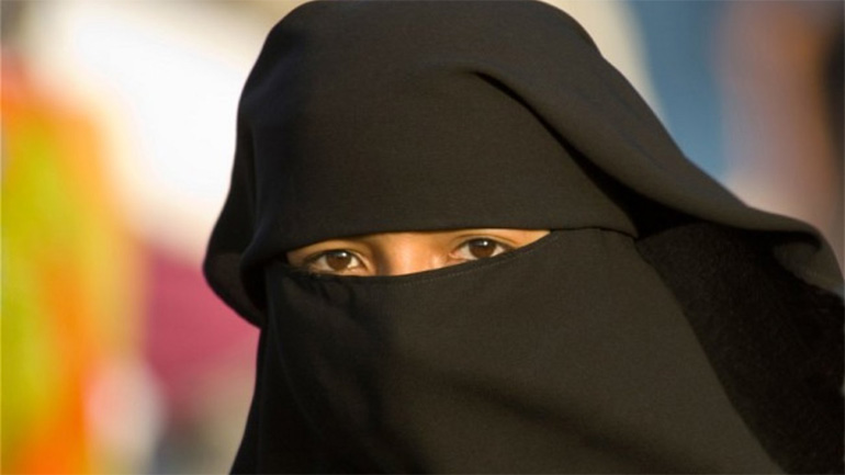 Ολλανδία: Την απαγόρευση της μπούρκας σε ορισμένους δημόσιους χώρους φέρνει προς ψήφιση η κυβέρνηση