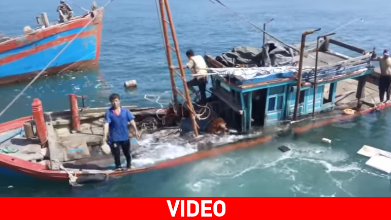 Καρέ-καρέ η βύθιση αλιευτικού στο Βιετνάμ