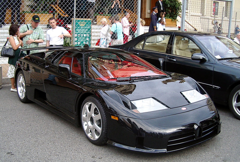 Η Bugatti EB100 κατασκευάστηκε από το 1991 έως το 1995 σε μόλις 139 μονάδες. Ο κινητήρας V12 turbo των 3.5 λίτρων αποδίδει 612 ίππους και χαρίζει τελική που αγγίζει τα 348 χλμ./ώρα. Το 0-100 επιτυγχάνεται σε 3.2 δευτερόλεπτα. Στην Ελλάδα υπάρχουν δύο EB 110...