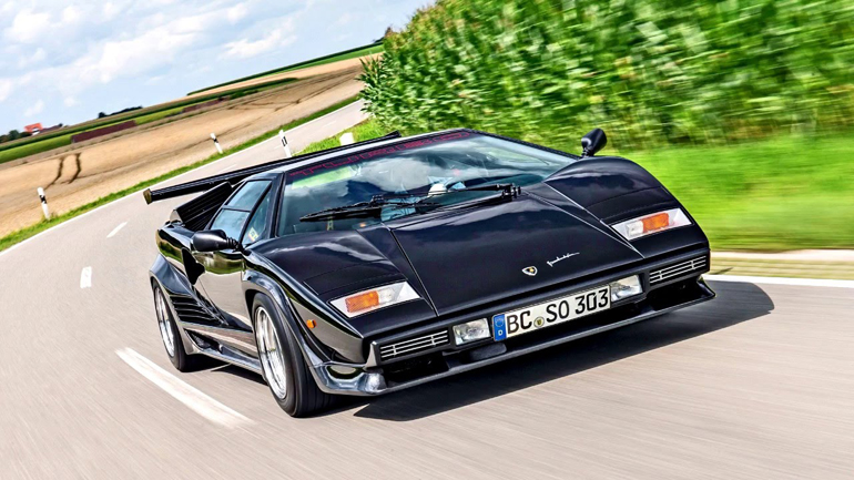 H Lamborghini Countach κατασκευάστηκε από το 1974 έως το 1990 σε 2.049 μονάδες. Ήταν διαθέσιμη σε διάφορες εκδόσεις. Η 5.000 QV, για παράδειγμα, εφοδιάζεται με κινητήρα 5.167 κ.εκ. ο οποίος αποδίδει 455 ίππους. Η επιτάχυνση από στάση έρχεται σε 4.9 δευτερόλεπτα, ενώ η τελική ταχύτητα αγγίζει τα 288 χλμ./ώρα. Στην Ελλάδα υπάρχουν τρεις Countach...
