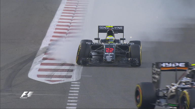 Η άτυχη στιγμή του Button ο οποίος εγκατέλειψε στον τελευταίο του αγώνα στην Formula 1 (μετά από 305 γκραν πρι)