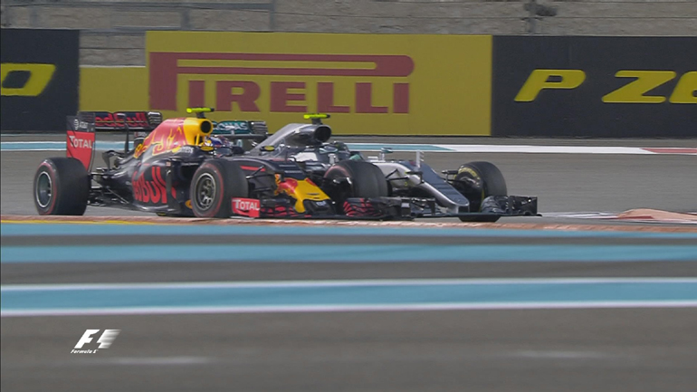 Ο Rosberg προσπερνά στον 20ο γύρο τον Verstappen και... ρισκάρει την επαφή!