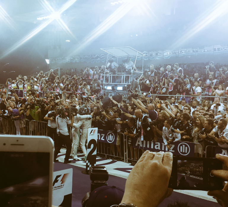 Απίστευτα πανηγύρια για τον παγκόσμιο πρωταθλητή Formula 1 2016, Nico Rosberg