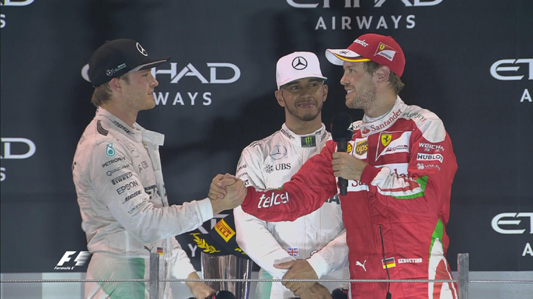 Ο Vettel δίνει με τη σειρά του συγχαρητήρια στον Rosberg...