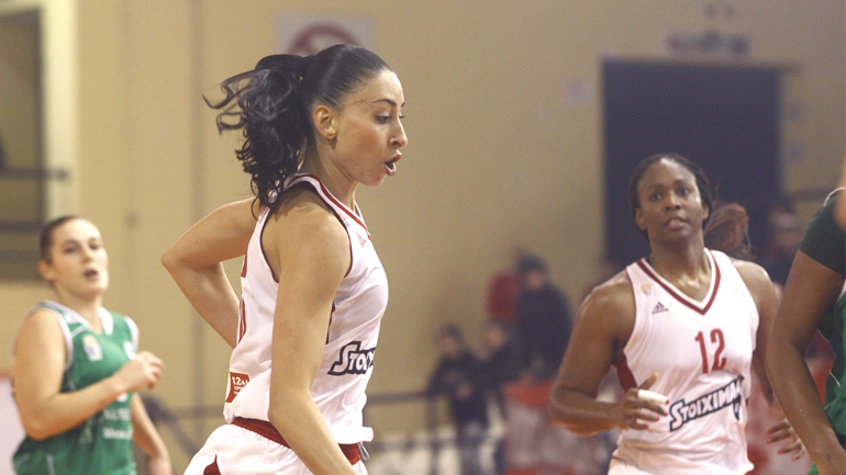 Μπάσκετ: «Ερυθρόλευκο» το ντέρμπι των γυναικών