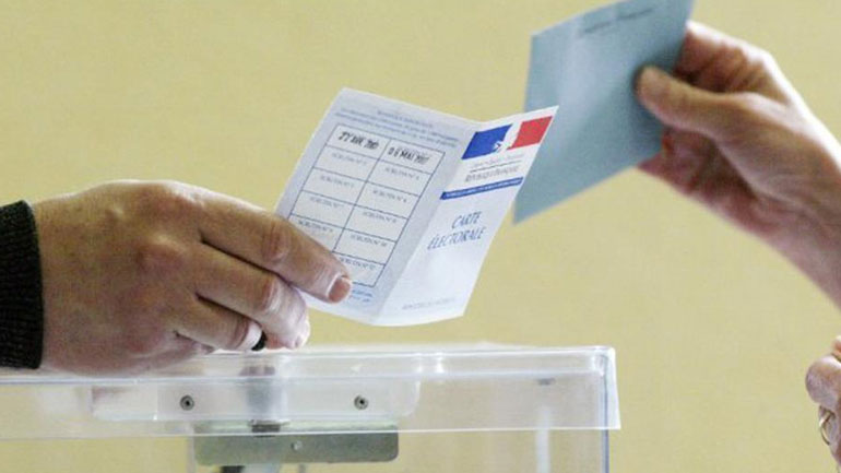 Γαλλία: Σήμερα ο β’ γύρος των εκλογών για την ανάδειξη του υποψηφίου της δεξιάς στις προεδρικές εκλογές