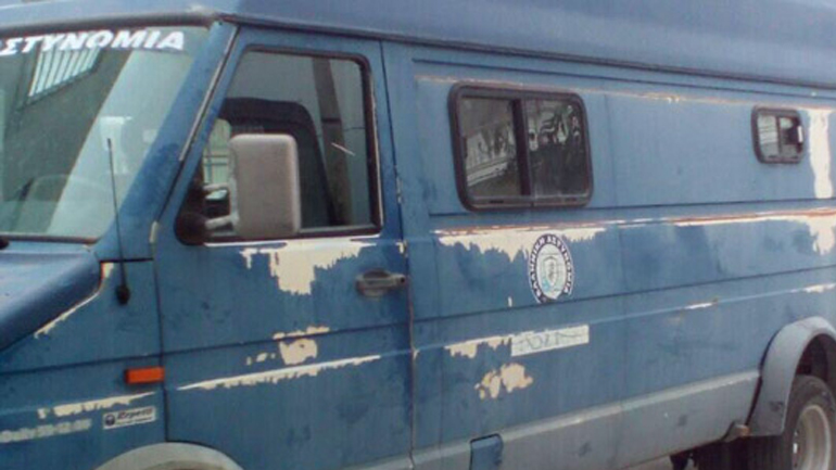 Μαγνησία: Mεταγωγικό με κρατούμενους μένει… στη διαδρομή