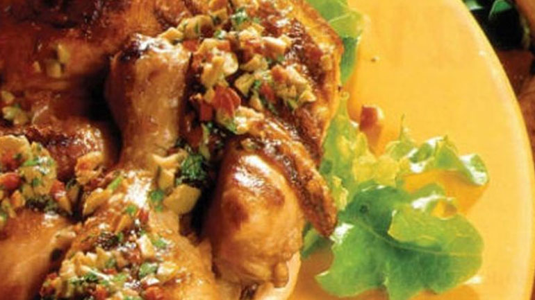 Κοτόπουλο με ντοματίνια και ελιές