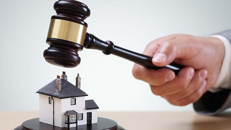 Απέχουν και σήμερα οι συμβολαιογράφοι από τους πλειστηριασμούς