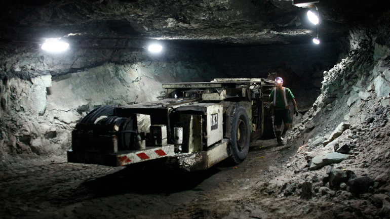 Πολωνία: Τα συνεργεία διάσωσης ψάχνουν για παγιδευμένους μεταλλωρύχους μετά από σεισμό 4,4R