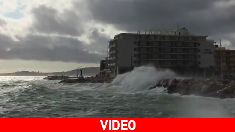 Θυελλώδεις άνεμοι στο λιμάνι της Χίου