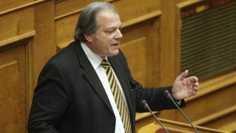 Νέο ομοφοβικό παραλήρημα Κατσίκη στη Βουλή: Μπορεί ένας γκέι να είναι μπέιμπι σίτερ;