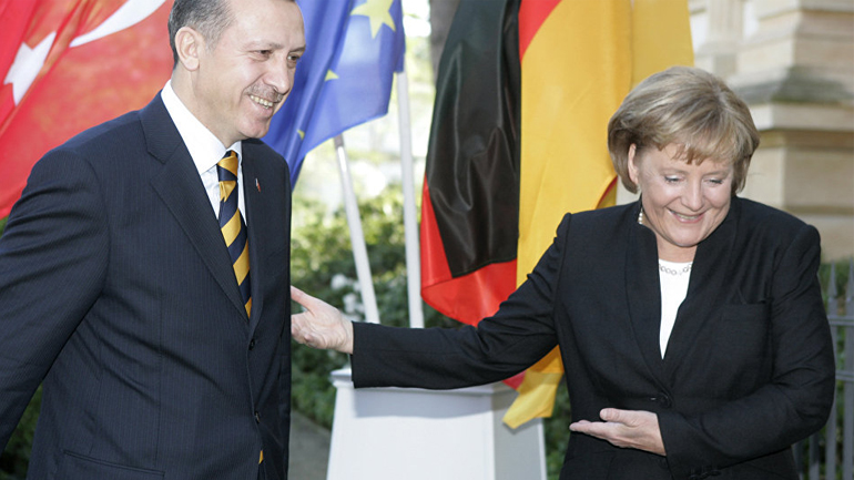 Το Βερολίνο διαψεύδει ότι η Μέρκελ θέλει να παγώσουν οι ενταξιακές διαπραγματεύσεις με την Τουρκία