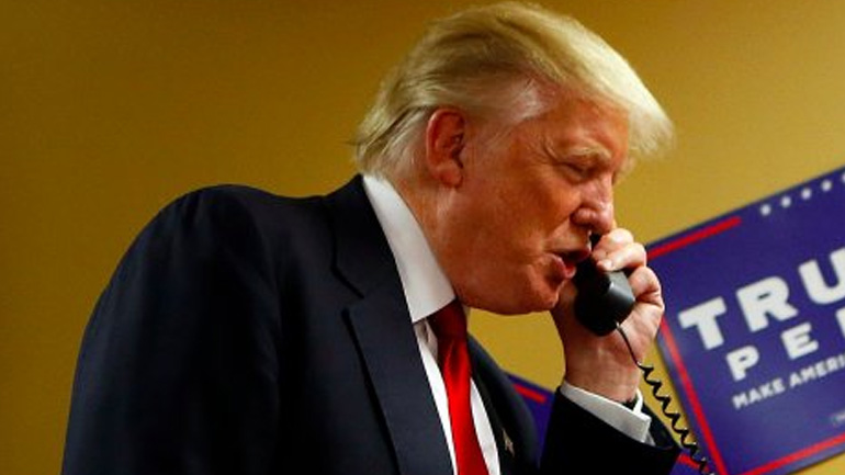 Σε ποιον ανώτατο αξιωματούχο απευθύνθηκε ο Τραμπ λέγοντας «Είστε φοβερός τύπος…»; Σε ποιον ανώτατο αξιωματούχο απευθύνθηκε ο Τραμπ λέγοντας «Είστε φοβερός τύπος…»;