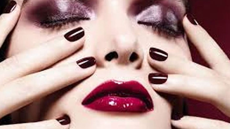 Tο απόλυτο μακιγιάζ για τις γιορτές