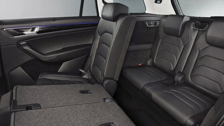 Τα καθίσματα μετακινούνται και αναδιπλώνονται ανεξάρτητα