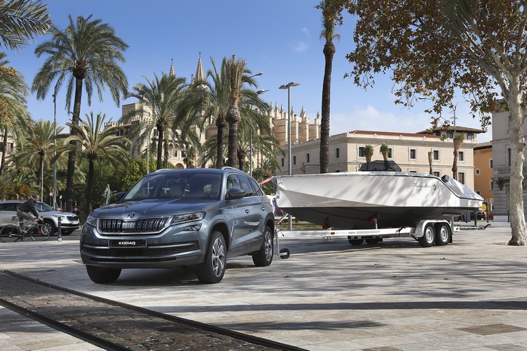 Παρκάρεις εύκολα ακόμα και σκάφος χάρη στις τεχνολογίες που διαθέτει