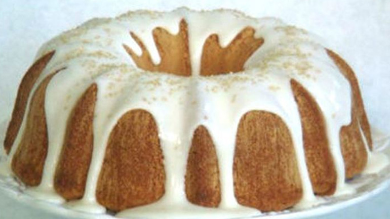 Κέικ βανίλια με επικάλυψη λευκής σοκολάτας