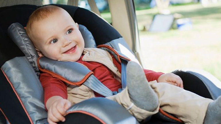 Αυτά είναι τα πράγματα που κάθε γονιός πρέπει να έχει στο αυτοκίνητο