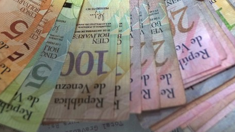 Χαρτονομίσματα μεγαλύτερης αξίας τυπώνει η Βενεζουέλα