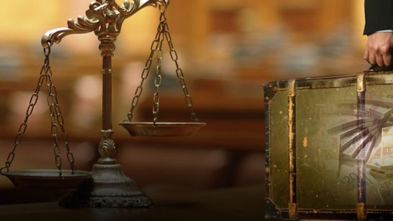 Κρήτη: Στο σκαμνί επιχειρηματίας που «φέσωσε» δεκάδες πολίτες