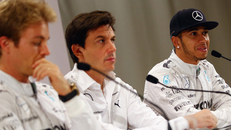 Ο Hamilton τα λέει έξω από τα δόντια!