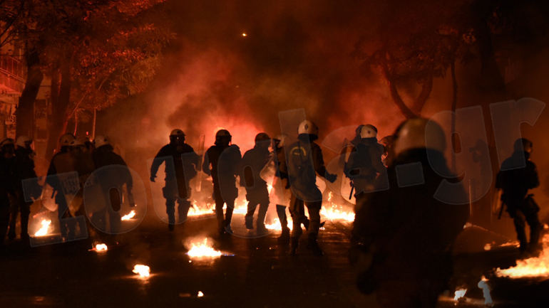 Πεδίο μάχης τα Εξάρχεια Πεδίο μάχης τα Εξάρχεια