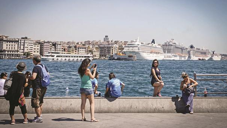 Τουρκία: Μείωση στην άφιξη ξένων τουριστών και απολύσεις για το 40% των ξενοδοχοϋπαλλήλων